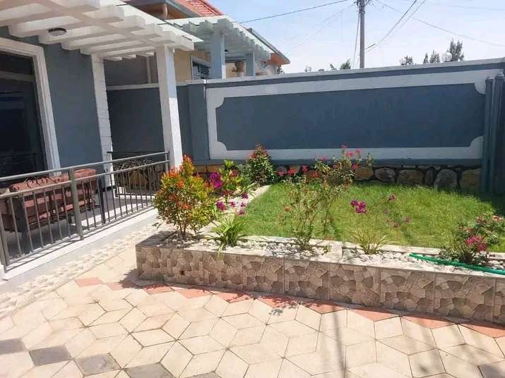 KICUKIRO KAGARAMA 6BEDROOMS VILLA FOR Sale WITH UP LOOFTOP TERRACE At 200MILLIONSTEL:+250788709215

The house consists 
➡Enough Sitting room 
➡Dinning room 
➡6Bedrooms 
➡7Bathrooms
➡Beautiful